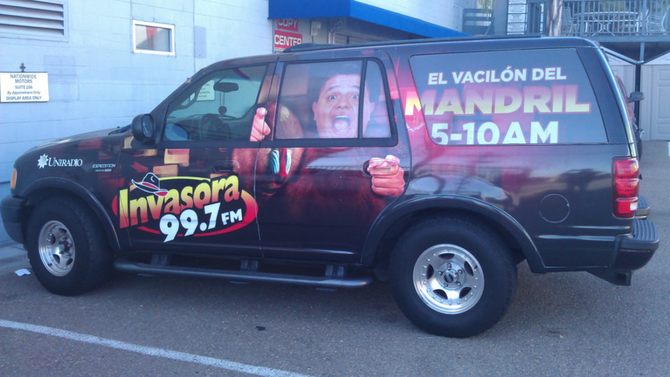 la invasora 99.7 advertising wrap